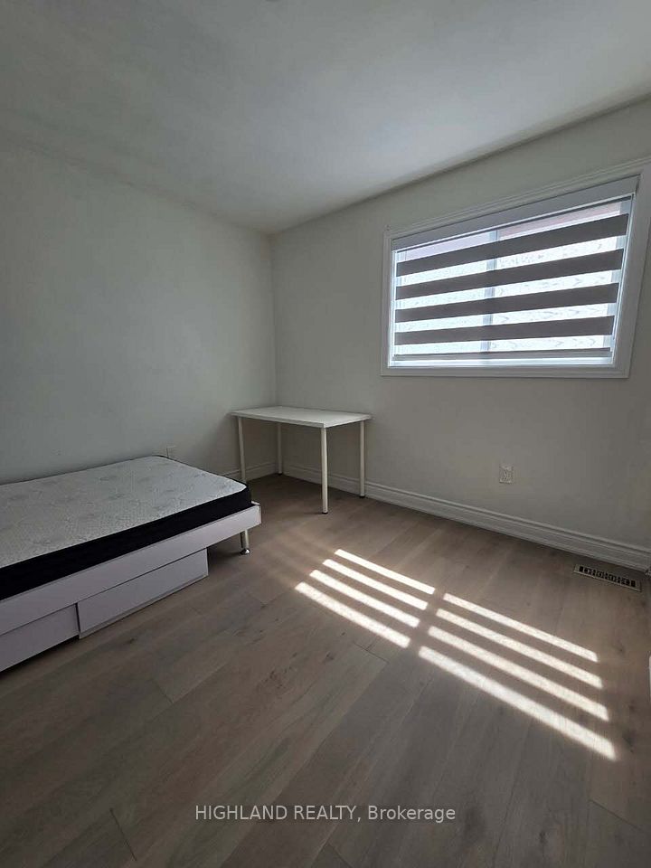 Detached at 252 Hickory Circle Ground-floor room, Oakville, ON L6H 4V2, Oakville