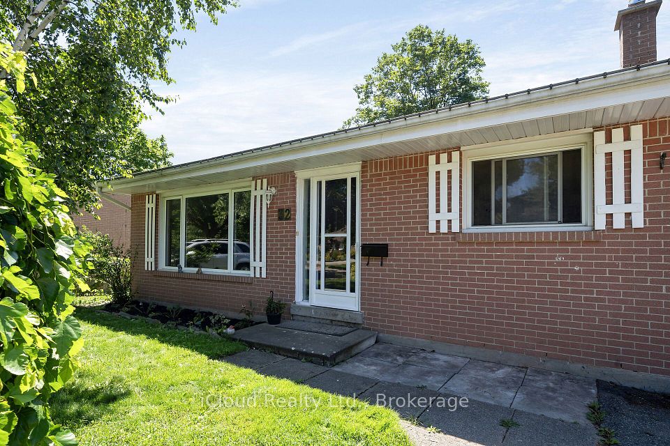 32 Mowbray Place, Halton Hills, ON L7J 2J8 at 32 Mowbray Place, Halton Hills, ON L7J 2J8, Halton Hills, ON, L7J 2J8