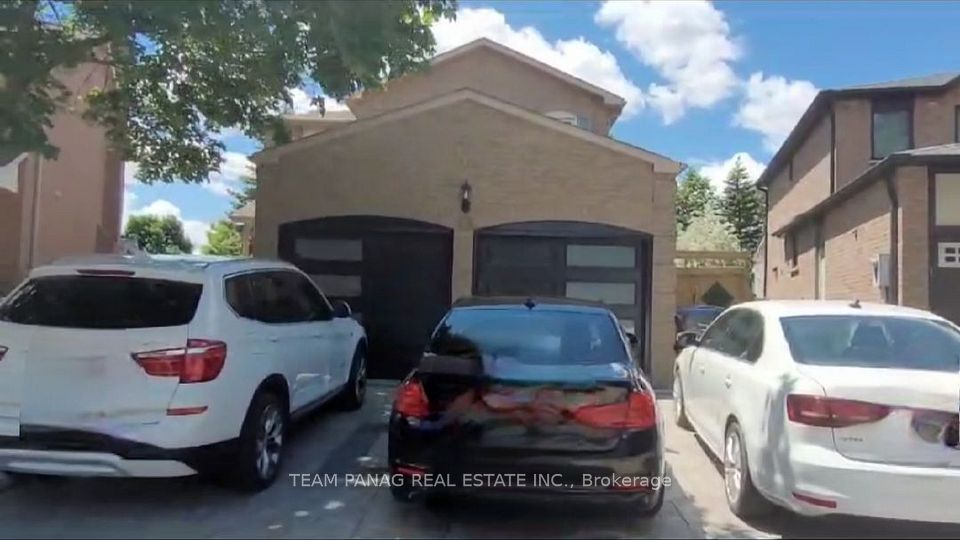 Detached at 12 Jeremy Place #Upper, Brampton, ON L6S 5K6, Brampton