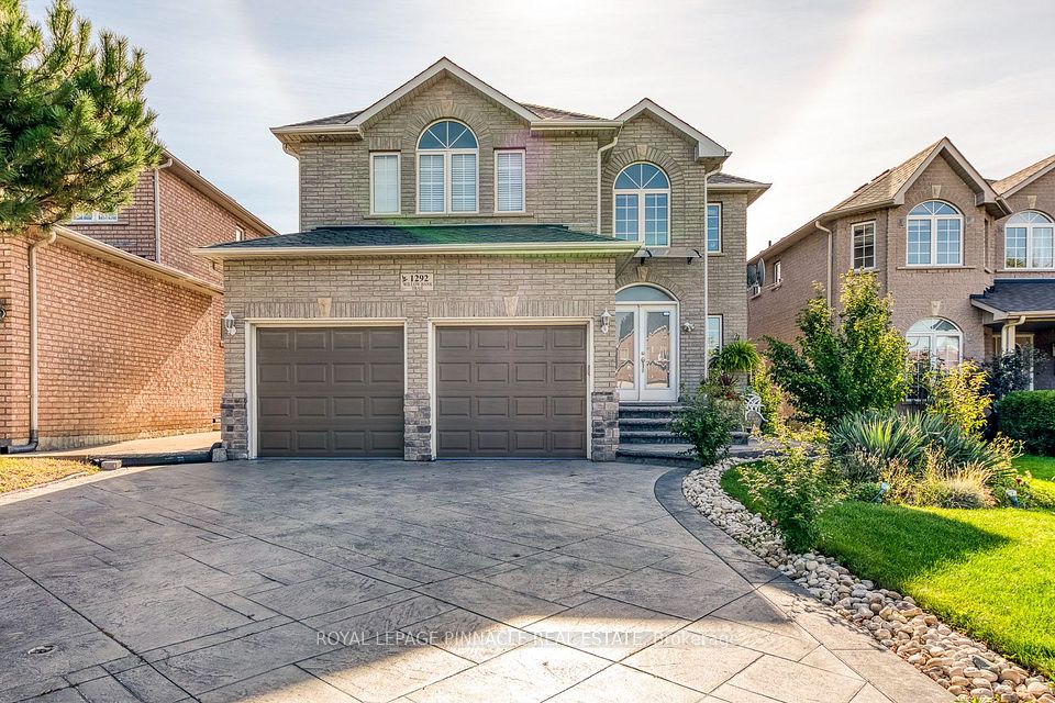 Detached at 1292 Willowbank Trail Lower, Mississauga, ON L4W 5M5, Mississauga