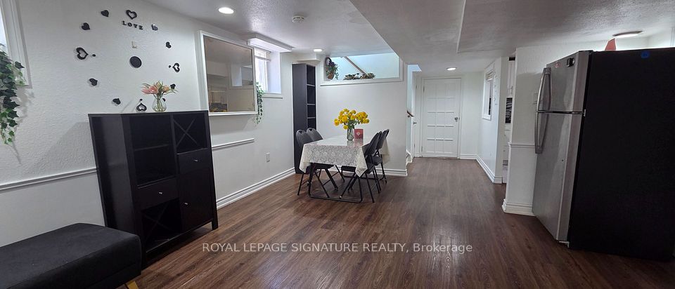 Semi-Detached at 3692 Ellengale Drive Basement 1, Mississauga, ON L5C 1Z7, Mississauga