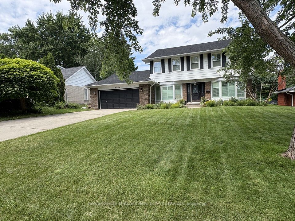 Detached at 2109 Agincourt Crescent, Burlington, ON L7P 1P3, Burlington