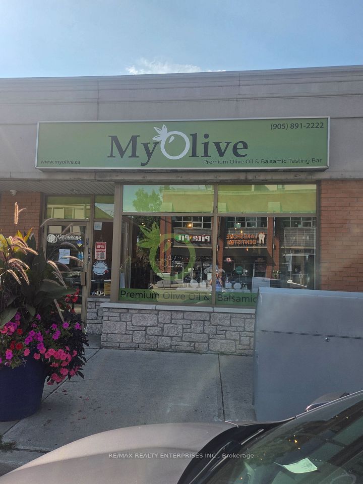 141 Lakeshore Road E 5, Mississauga, ON L5G 1E8