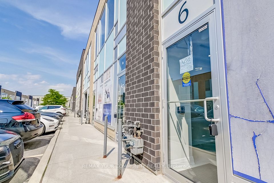 1185 Queensway E 6, Mississauga, ON L4Y 0G4