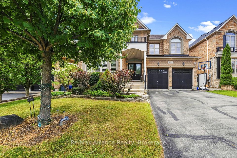 Detached at 2404 Rideau Drive, Oakville, ON L6H 7P8, Oakville