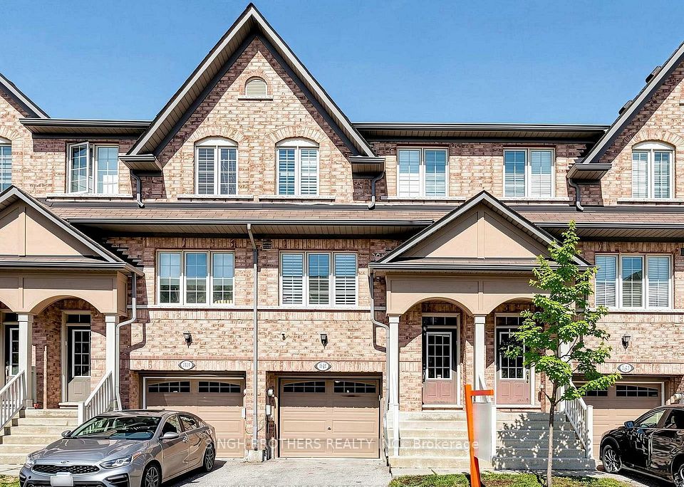 Att/Row/Townhouse at 1321 Granrock Crescent, Mississauga, ON L5V 0E1, Mississauga