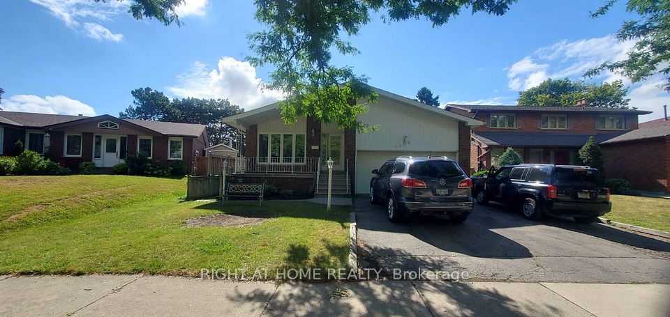 Detached at 2406 Poplar Crescent Main, Mississauga, ON L5J 4H3, Mississauga