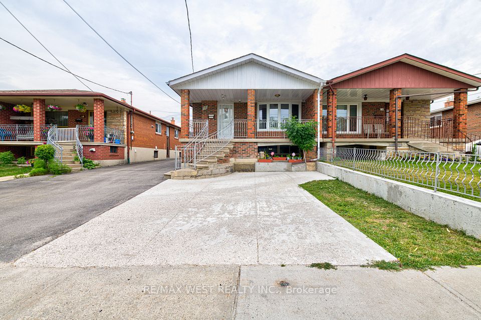 Semi-Detached  at 16 Hasbrooke Drive Main Lvl, Toronto, ON M9L 1A1, Toronto W05