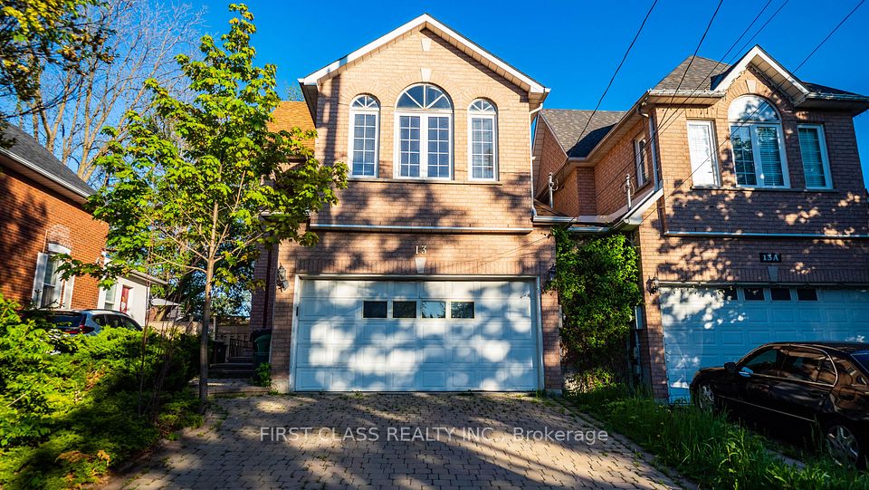 Detached at 13 Princess Street, Mississauga, ON L5M 1Z8, Mississauga