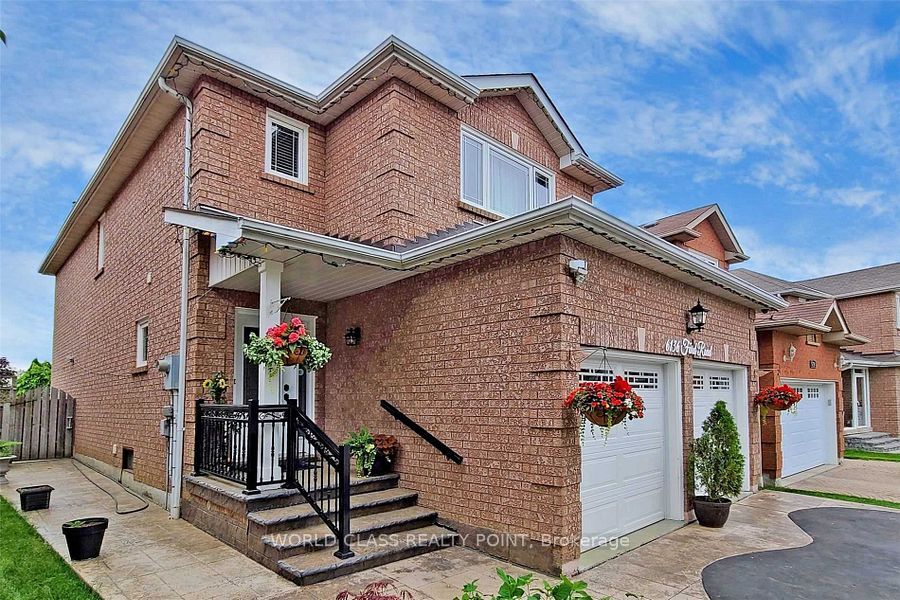 Detached at 6136 Ford Road, Mississauga, ON L5V 1X1, Mississauga