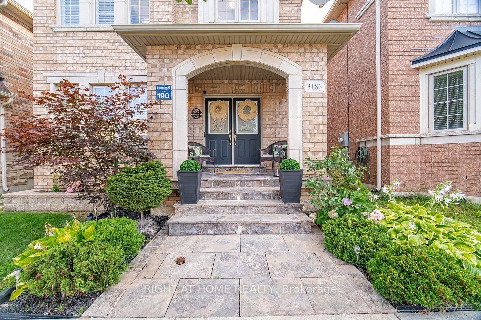 Detached at 3186 Robert Brown Boulevard, Oakville, ON L7M 0P2, Oakville