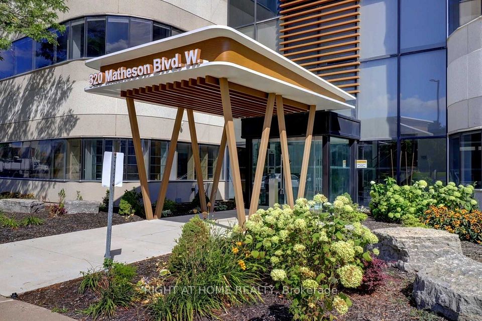 Office at 320 Matheson Boulevard W 202, Mississauga, ON L5R 3R1, Mississauga