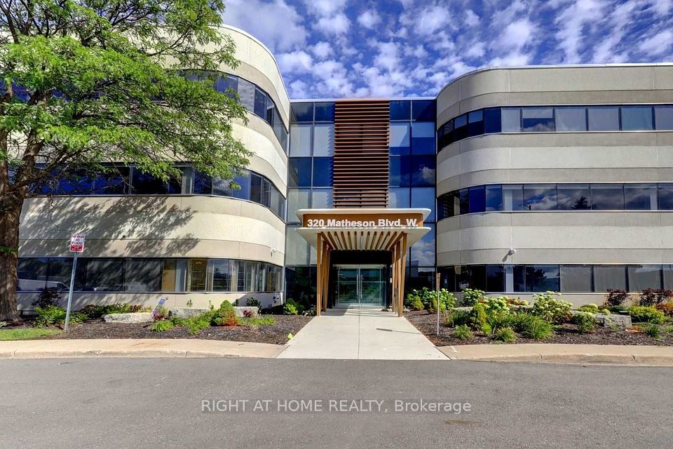 320 Matheson Boulevard W 202, Mississauga, ON L5R 3R1