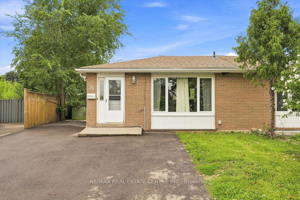 Link at 33 Garside Crescent Main, Brampton, ON L6S 1H5, Brampton