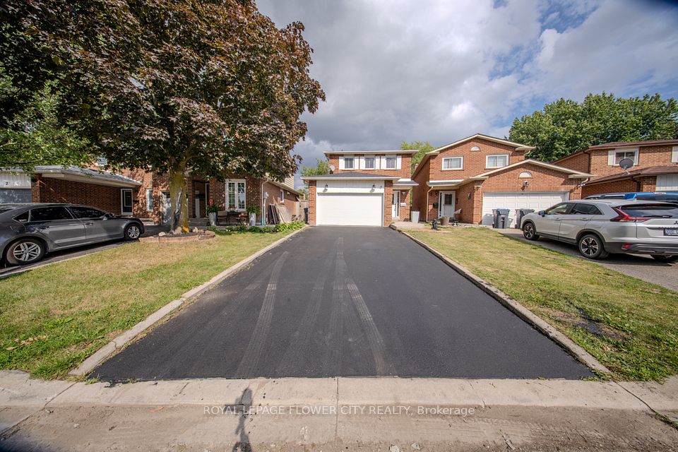 Detached at 6 Crenshaw Crescent, Brampton, ON L6Z 1W9, Brampton