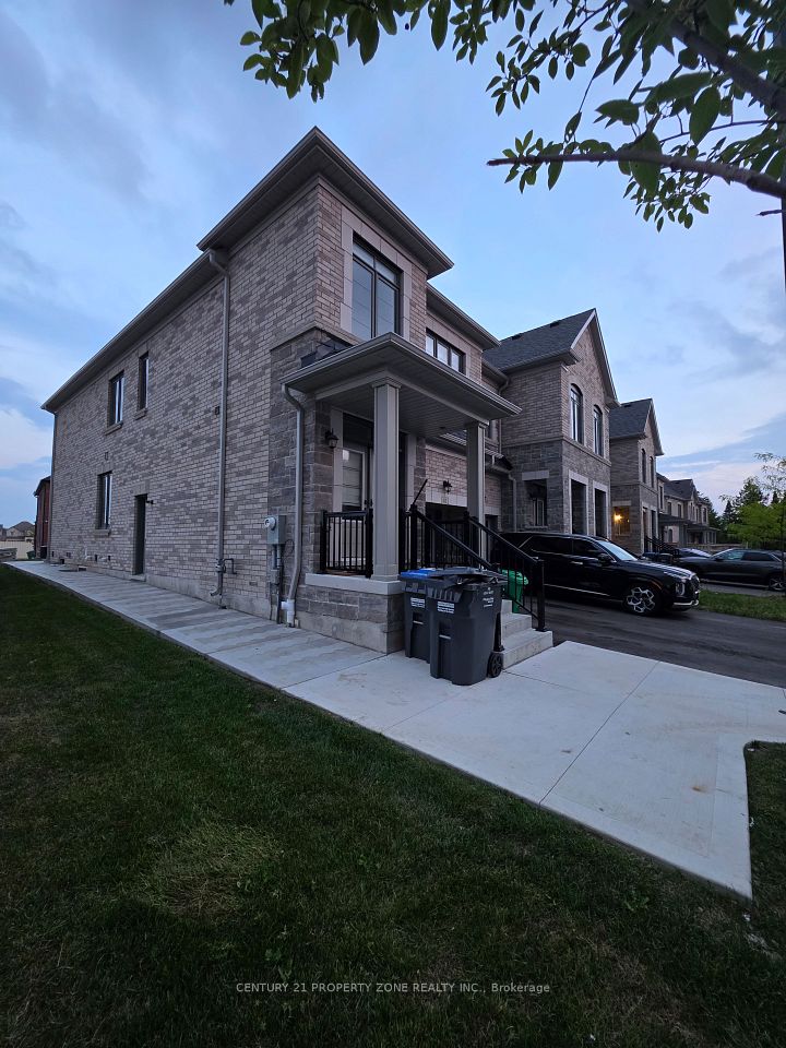 Att/Row/Townhouse at 42 Hayrake Street, Brampton, ON L6Z 3M4, Brampton