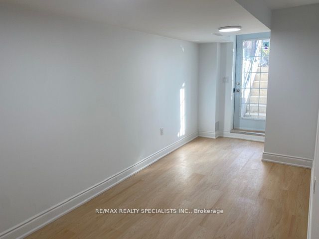 Semi-Detached at 886 Francine Crescent Lower, Mississauga, ON L5V 0E2, Mississauga