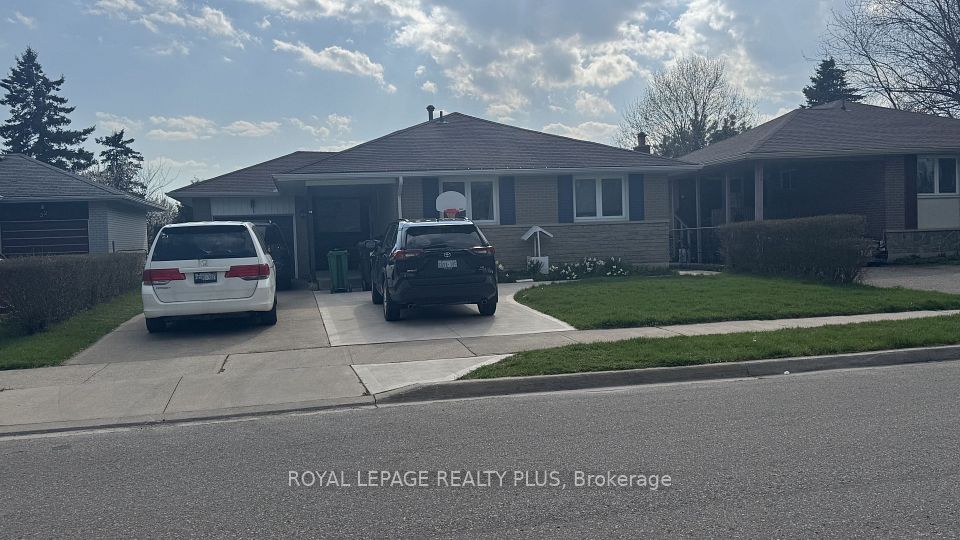 Detached at 34 Haslemere Avenue, Brampton, ON L6W 2X4, Brampton