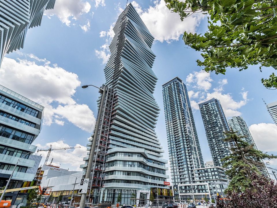 Condo Apartment at 3900 Confederation Parkway 2212, Mississauga, ON L5B 0M3, Mississauga