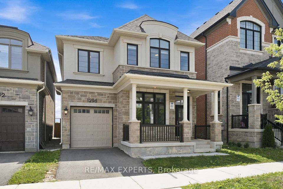 Detached at 1296 Aymond Crescent W, Oakville, ON L6H 7W8, Oakville