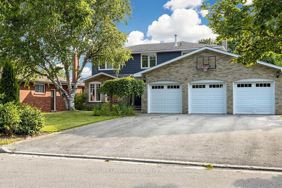 Detached at 224 Valleyview Court, Oakville, ON L6L 5H8, Oakville