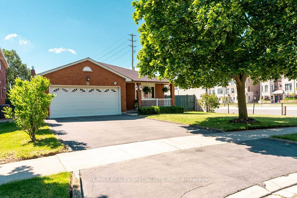 330 Hickory Circle, Oakville, ON L6H 4T5 at 330 Hickory Circle, Oakville, ON L6H 4T5, Oakville, ON, L6H 4T5