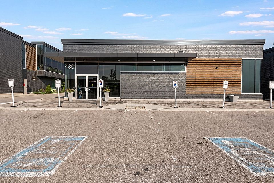 430 Iroquois Shore Road 1B, Oakville, ON L6H 0X7