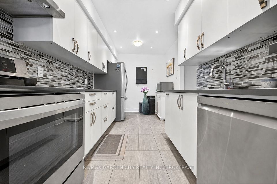 3008 Palmer Drive 8, Burlington, ON L7M 1L2 at 3008 Palmer Drive 8, Burlington, ON L7M 1L2, Burlington, ON, L7M 1L2