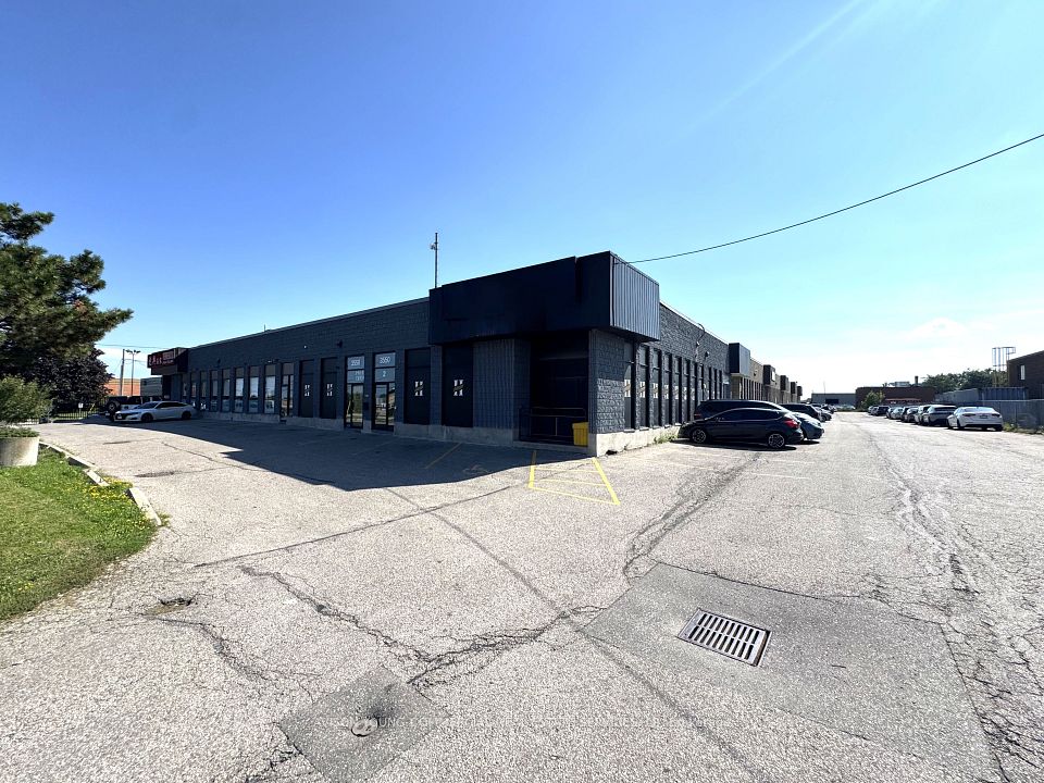 3550 Wolfedale Road, Mississauga, ON L5C 2V6