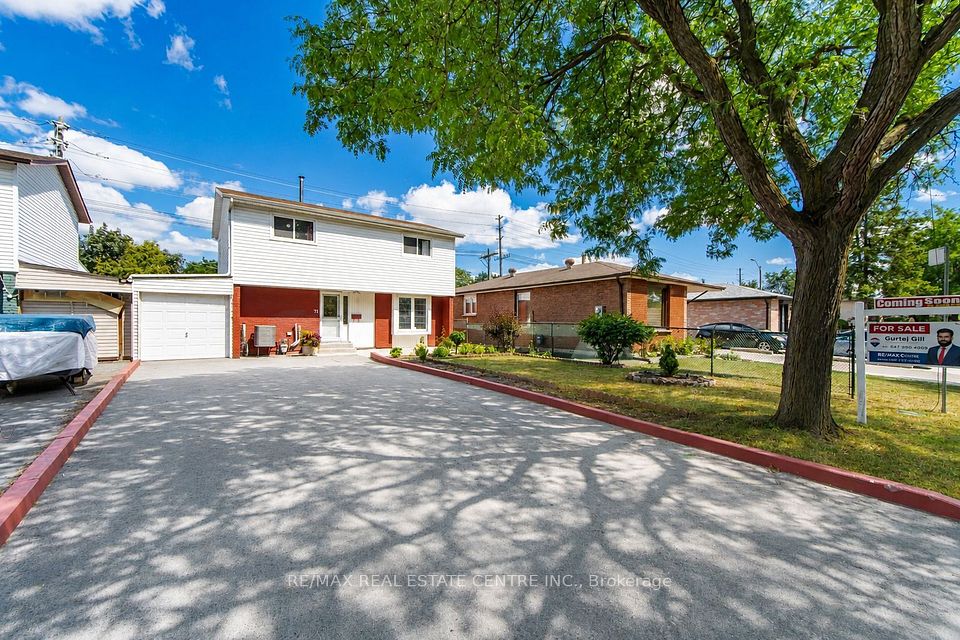 71 Sultan Pool Drive, Toronto, ON M9V 4H5 at 71 Sultan Pool Drive, Toronto, ON M9V 4H5, Toronto W10, ON, M9V 4H5