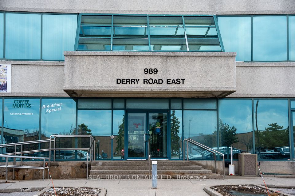 989 Derry Road 303, Mississauga, ON L5T 2J8