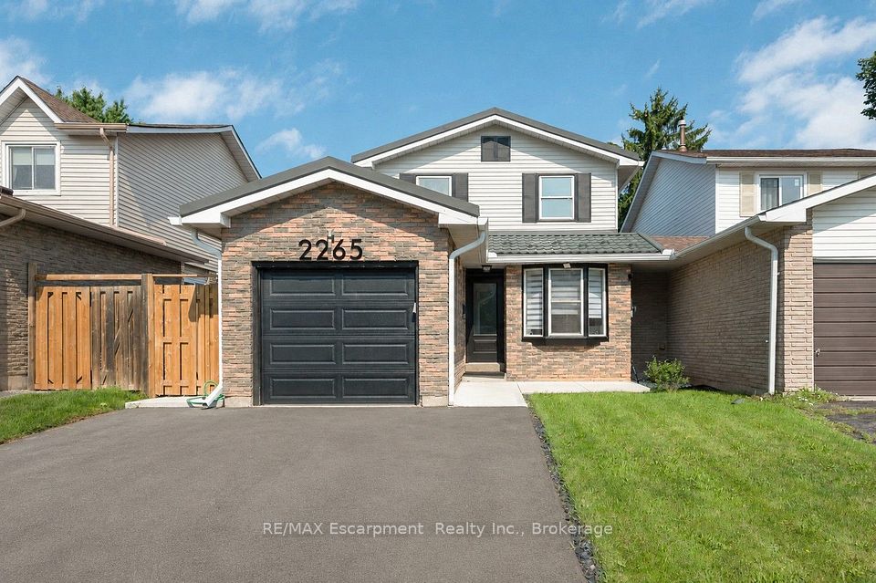 2265 Middlesmoor Crescent, Burlington, ON L7P 3X2 at 2265 Middlesmoor Crescent, Burlington, ON L7P 3X2, Burlington, ON, L7P 3X2