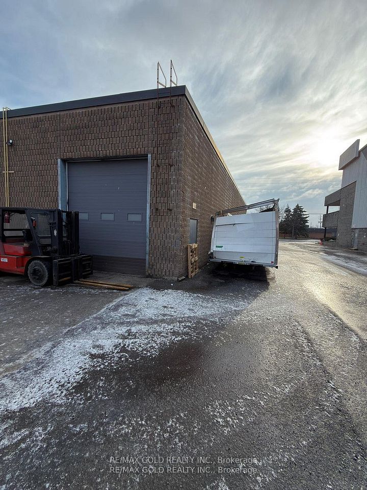 211 Wilkinson Road 8, Brampton, ON L6T 4M2