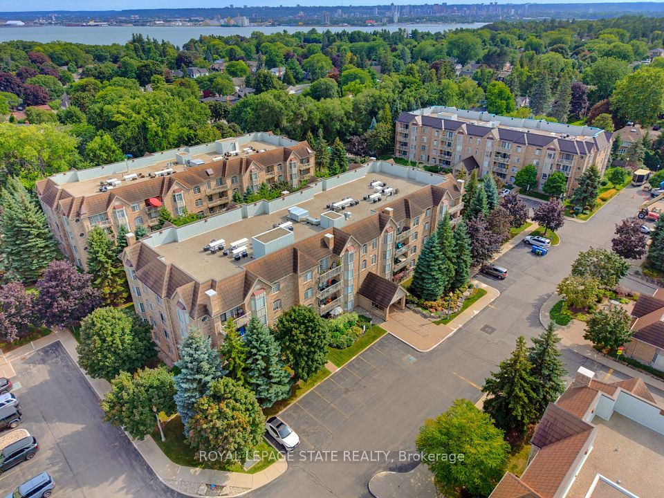 216D Plains Road West Road W 309, Burlington, ON L7T 4K8 at 216D Plains Road West Road W 309, Burlington, ON L7T 4K8, Burlington, ON, L7T 4K8