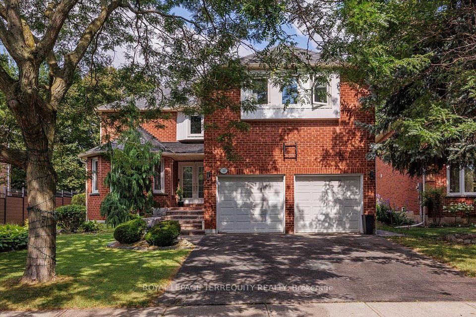 1207 Dogwood Crescent, Oakville, ON L6J 7J2 at 1207 Dogwood Crescent, Oakville, ON L6J 7J2, Oakville, ON, L6J 7J2