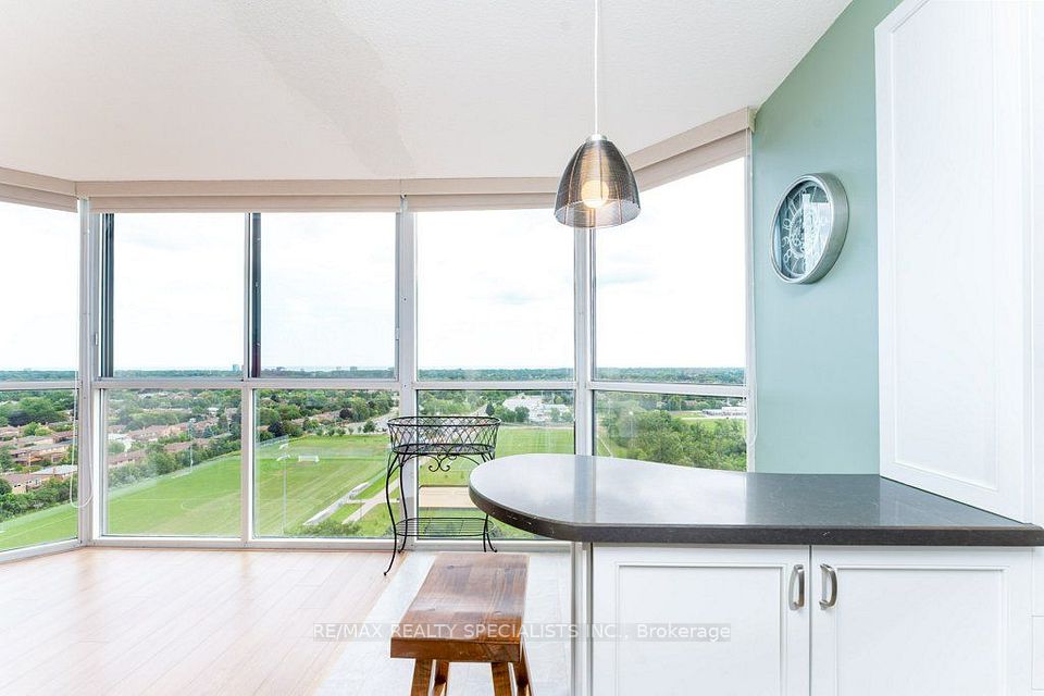 880 Dundas Street W 1106, Mississauga, ON L5C 4H3 at 880 Dundas Street W 1106, Mississauga, ON L5C 4H3, Mississauga, ON, L5C 4H3