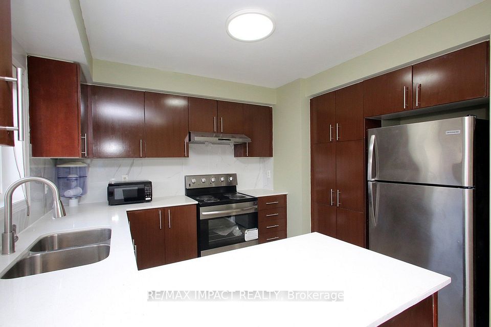 375 Cook Road 48, Toronto, ON M3J 3T6 at 375 Cook Road 48, Toronto, ON M3J 3T6, Toronto W05, ON, M3J 3T6