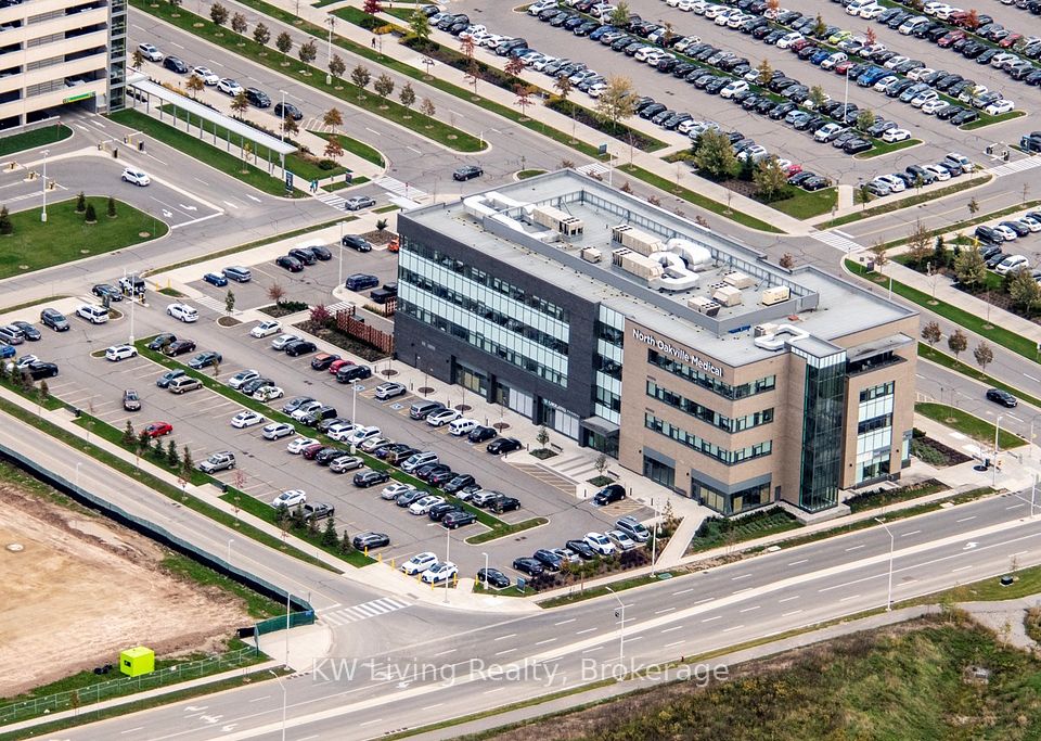 3075 Hospital Gate 217, Oakville, ON L6M 1M1