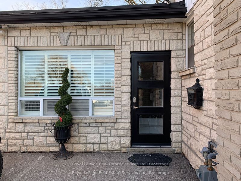 197 Broadway Street Lower Unit, Mississauga, ON L5M 1H8