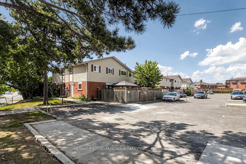 18 San Vito Way 18, Toronto, ON M3L 2G8 at 18 San Vito Way 18, Toronto, ON M3L 2G8, Toronto W05, ON, M3L 2G8