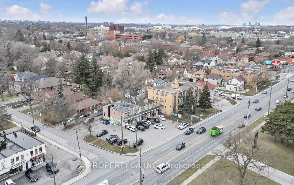 1834 Jane Street, Toronto, ON M9N 2T4