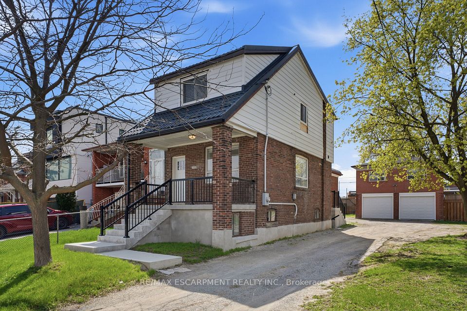 1049 Glencairn Avenue, Toronto, ON M6B 2B1