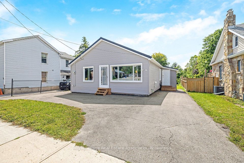 98 Main Street N, Halton Hills, ON L7J 1W2 at 98 Main Street N, Halton Hills, ON L7J 1W2, Halton Hills, ON, L7J 1W2