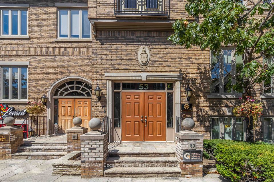 53 Village Centre Place 103, Mississauga, ON L4Z 1V9