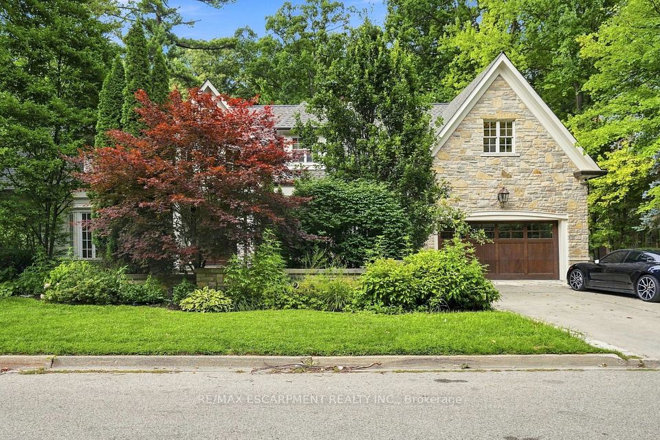 2025 Heartwood Court, Mississauga, ON L5C 4P7 at 2025 Heartwood Court, Mississauga, ON L5C 4P7, Mississauga, ON, L5C 4P7