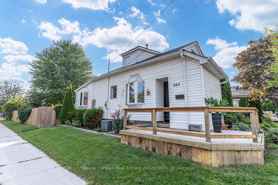889 Third Street, Mississauga, ON L5E 1C2 at 889 Third Street, Mississauga, ON L5E 1C2, Mississauga, ON, L5E 1C2
