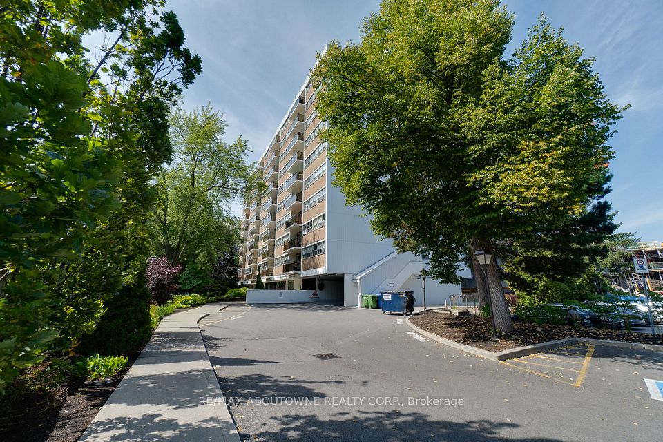 212 Kerr Street 507, Oakville, ON L6K 3B1 at 212 Kerr Street 507, Oakville, ON L6K 3B1, Oakville, ON, L6K 3B1