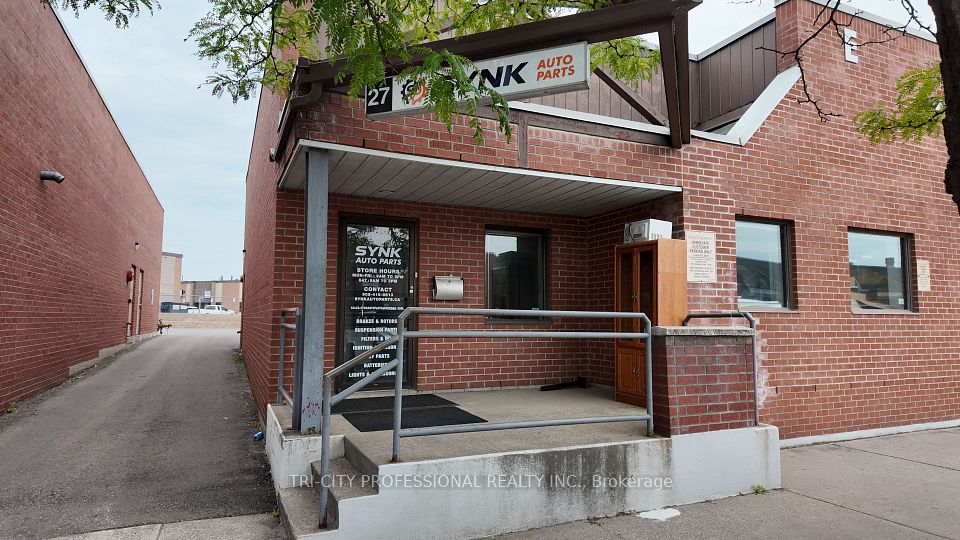 175 Toryork Drive 27, Toronto, ON M9L 2Y7