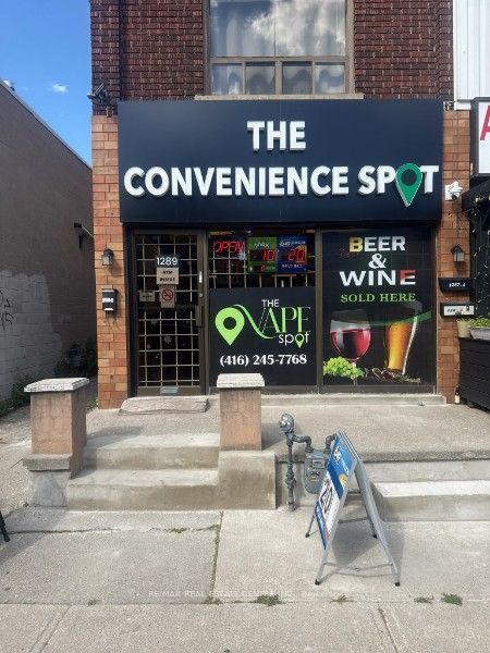 1289 Weston Road, Toronto, ON M6M 4R2