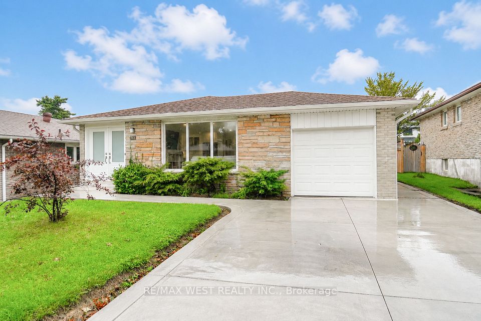765 Dodsworth Crescent, Mississauga, ON L4Y 2H8 at 765 Dodsworth Crescent, Mississauga, ON L4Y 2H8, Mississauga, ON, L4Y 2H8